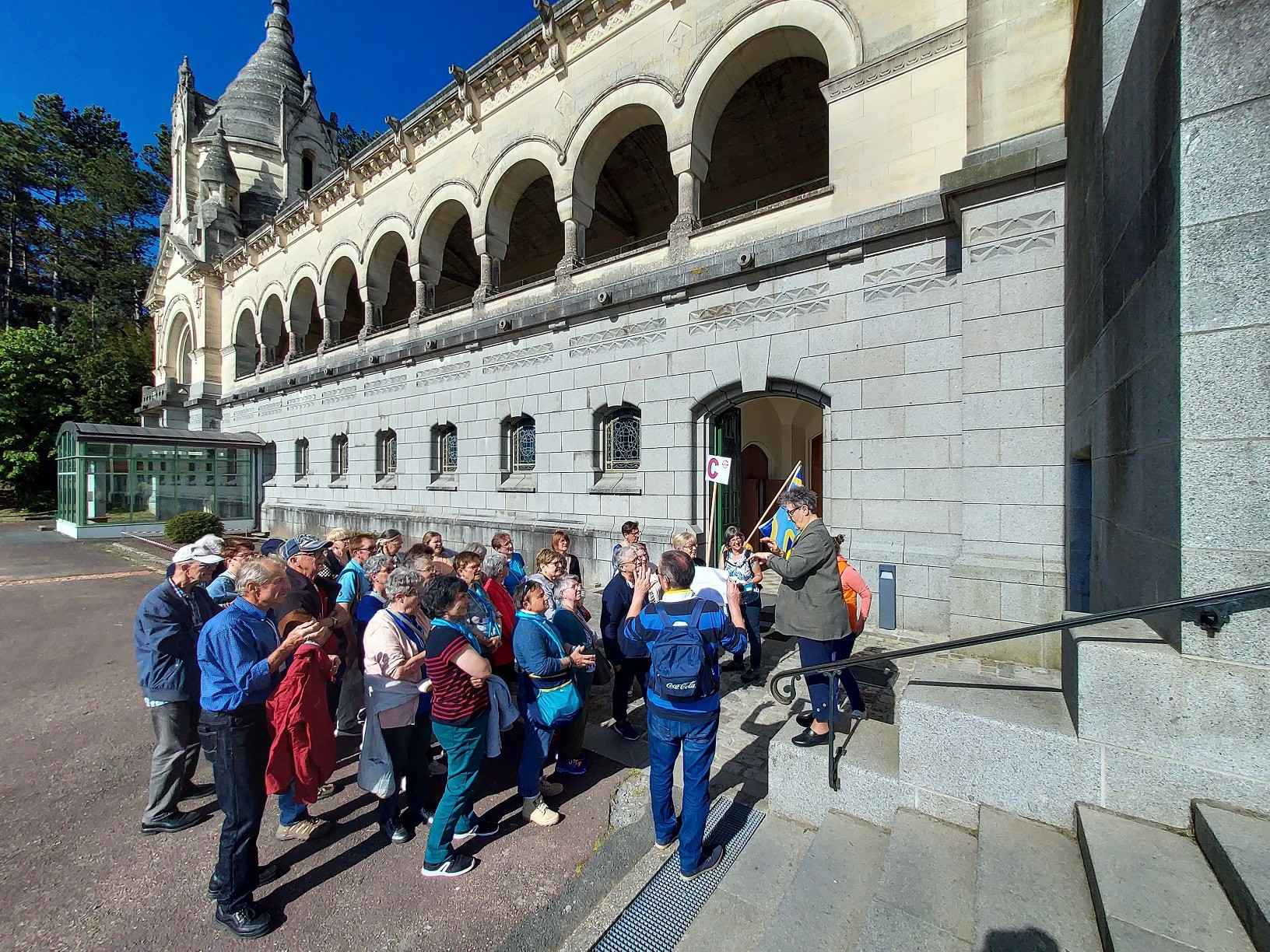 Sur les marches de la basilique